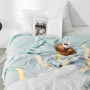 Multifunctional Knitted Blanket