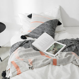 Multifunctional Knitted Blanket