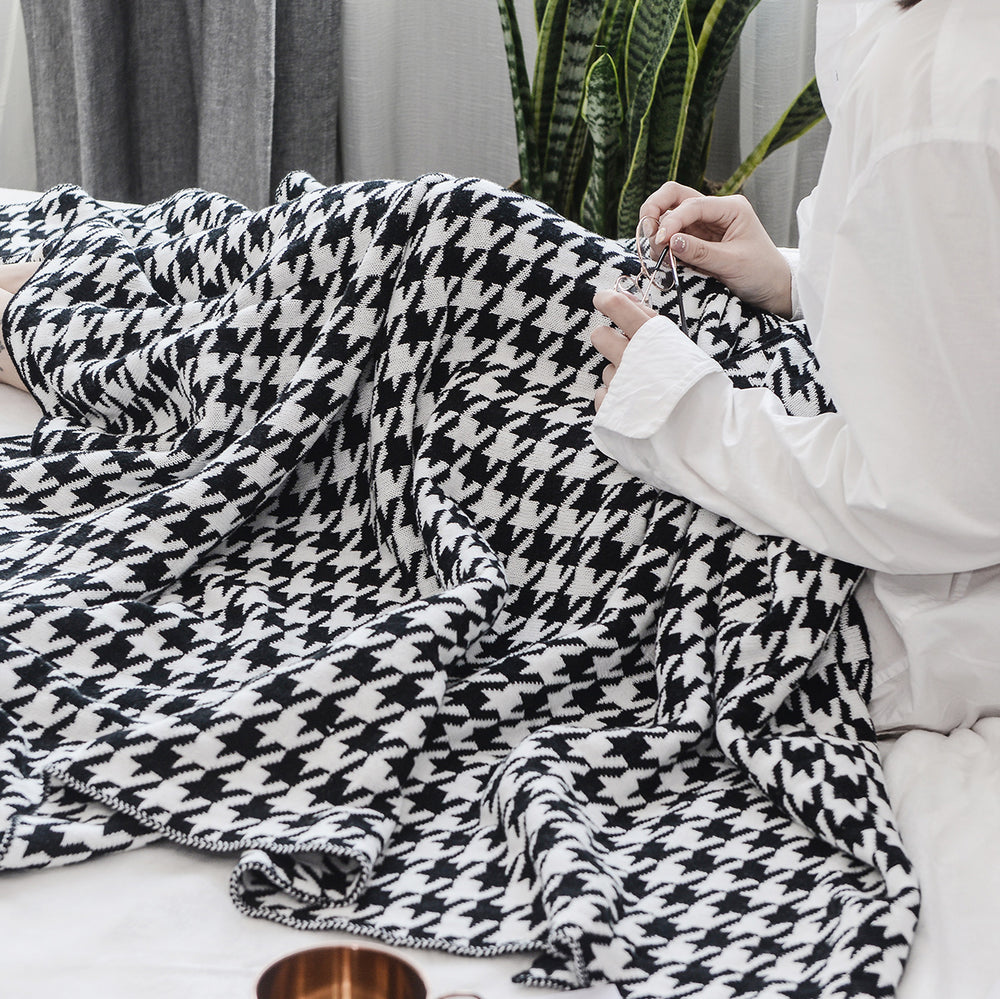 Houndstooth Cotton Multi-Use Throw