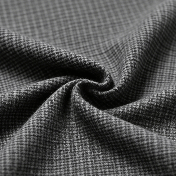 Woven Twill Wool Fabric, Yarn-Dyed Houndstooth Pattern, Soft Hand Feel, Vintage Style