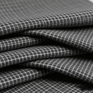 Woven Twill Wool Fabric, Yarn-Dyed Houndstooth Pattern, Soft Hand Feel, Vintage Style